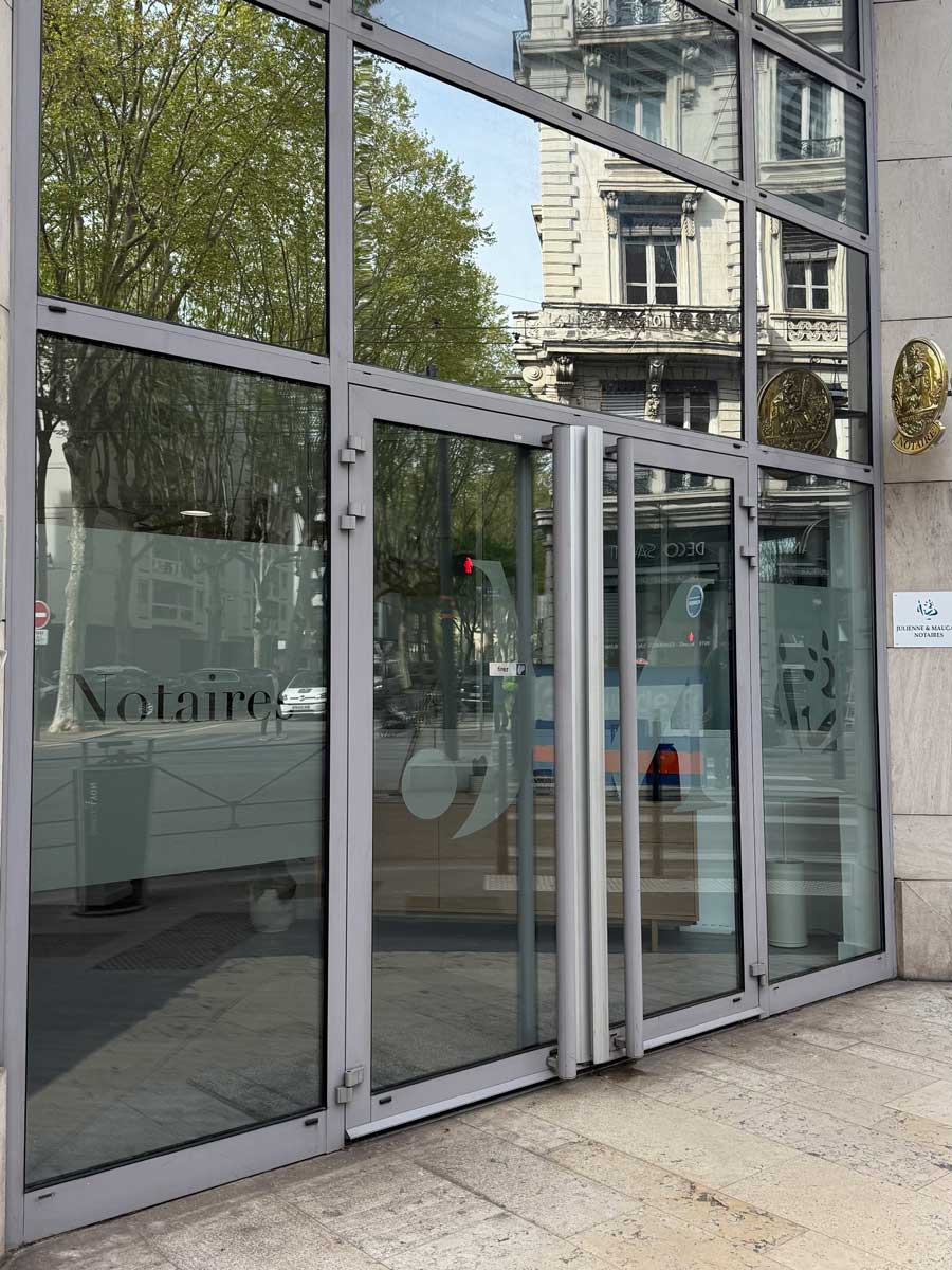 Enseigne réalisée par La Möme